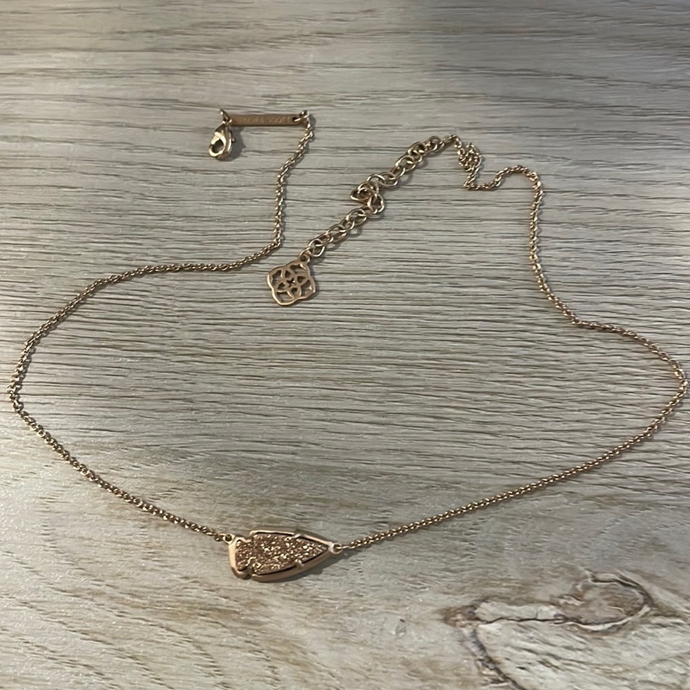 Kendra Scott Rare Arrowhead Necklace